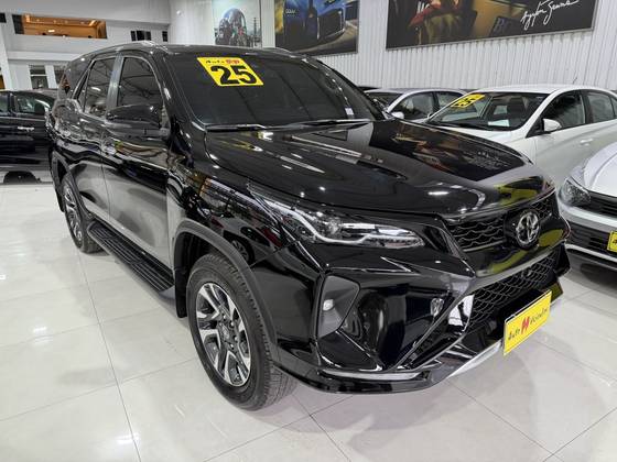 TOYOTA HILUX SW4 2.8 D-4D TURBO DIESEL SRX PLATINUM 7L 4X4 AUTOMÁTICO